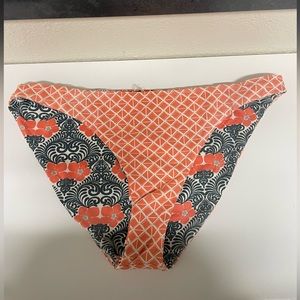 Reversible bikini bottoms